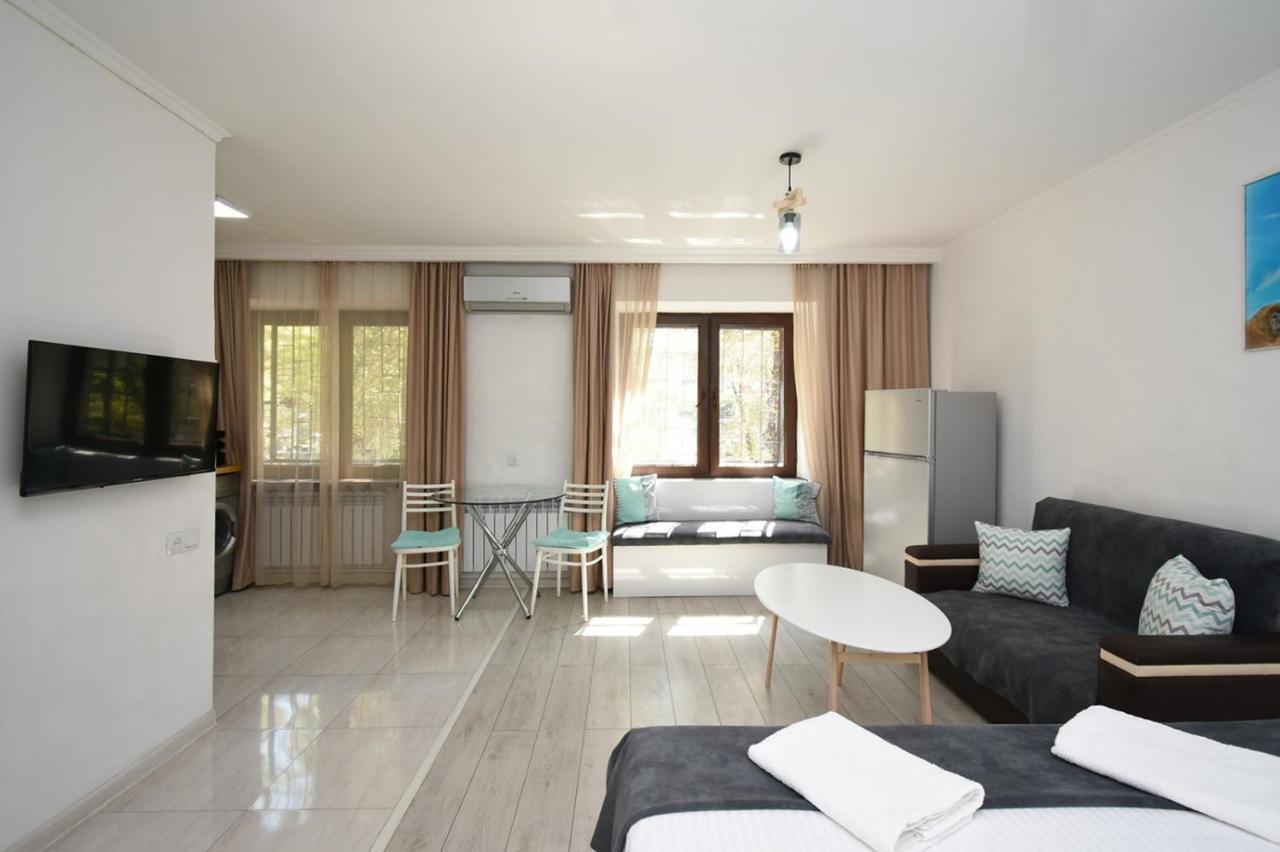 Cozy Apartment Near To The Metro H Kochar 19 耶烈万 外观 照片